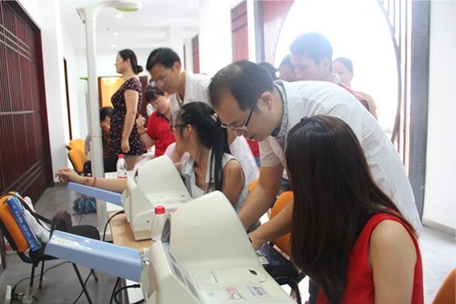 20130626-27人生就是博文创园党支部联合拱墅二院开展“轻松一身，慢病远离”主题活动 (2).jpg