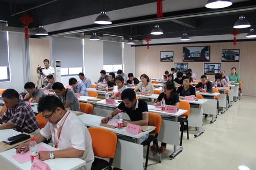 中共人生就是博文化创意产业园支部委员会第一次党员大会现场.jpg